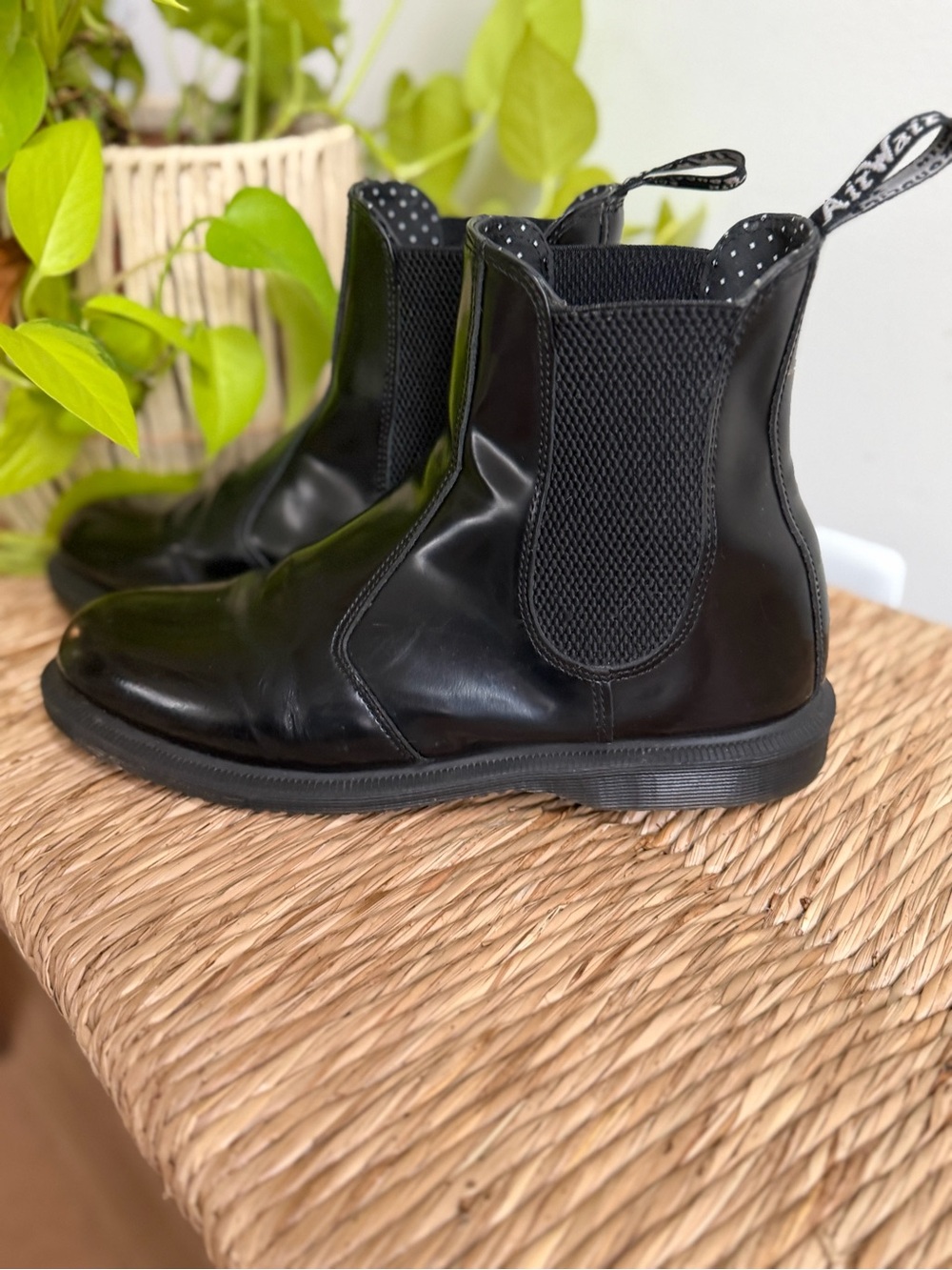 Dr. Martens Women's Chelsea Ankle Boots Black Polished Leather Size 9